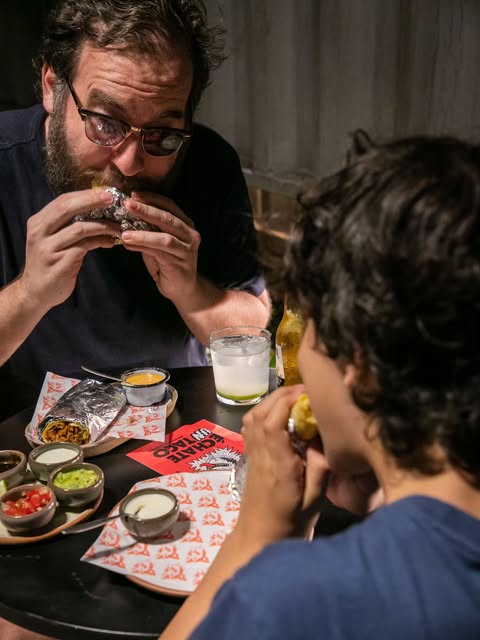 Tacos y acompañamientos de Tacos Cachondo